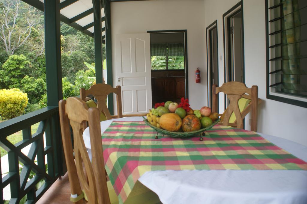 La Bel Zilwaz Guesthouse ลาดิก ภายนอก รูปภาพ