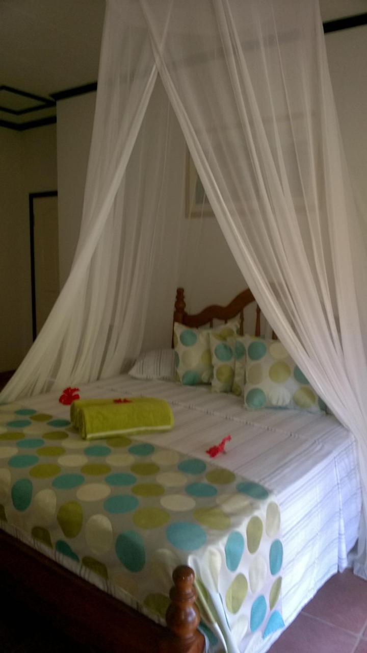 La Bel Zilwaz Guesthouse ลาดิก ภายนอก รูปภาพ